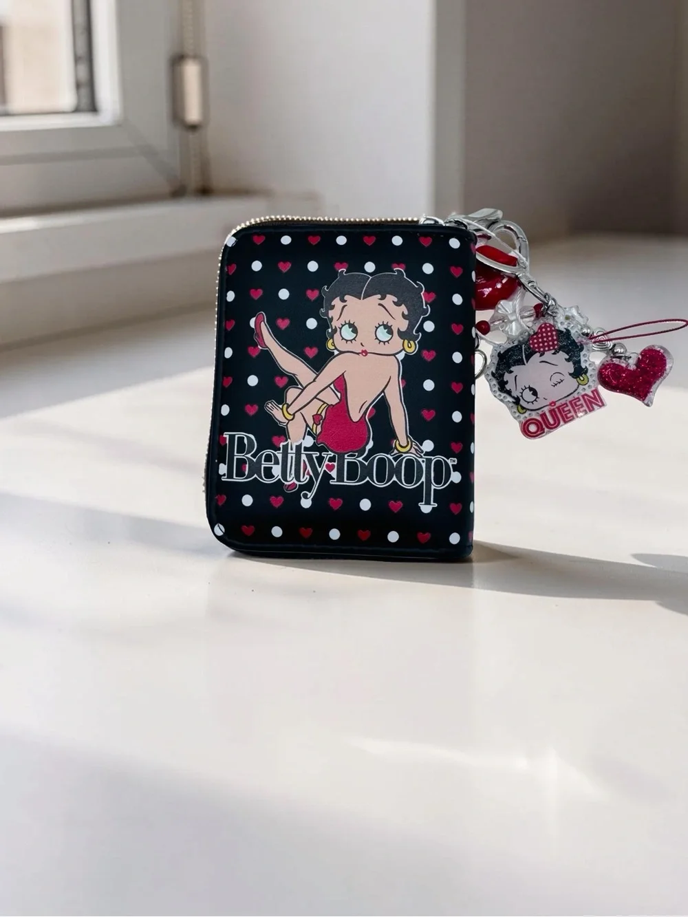 Betty Boop Zip Around Mini Wallet Coin Purse with Charm Keychain Black Red